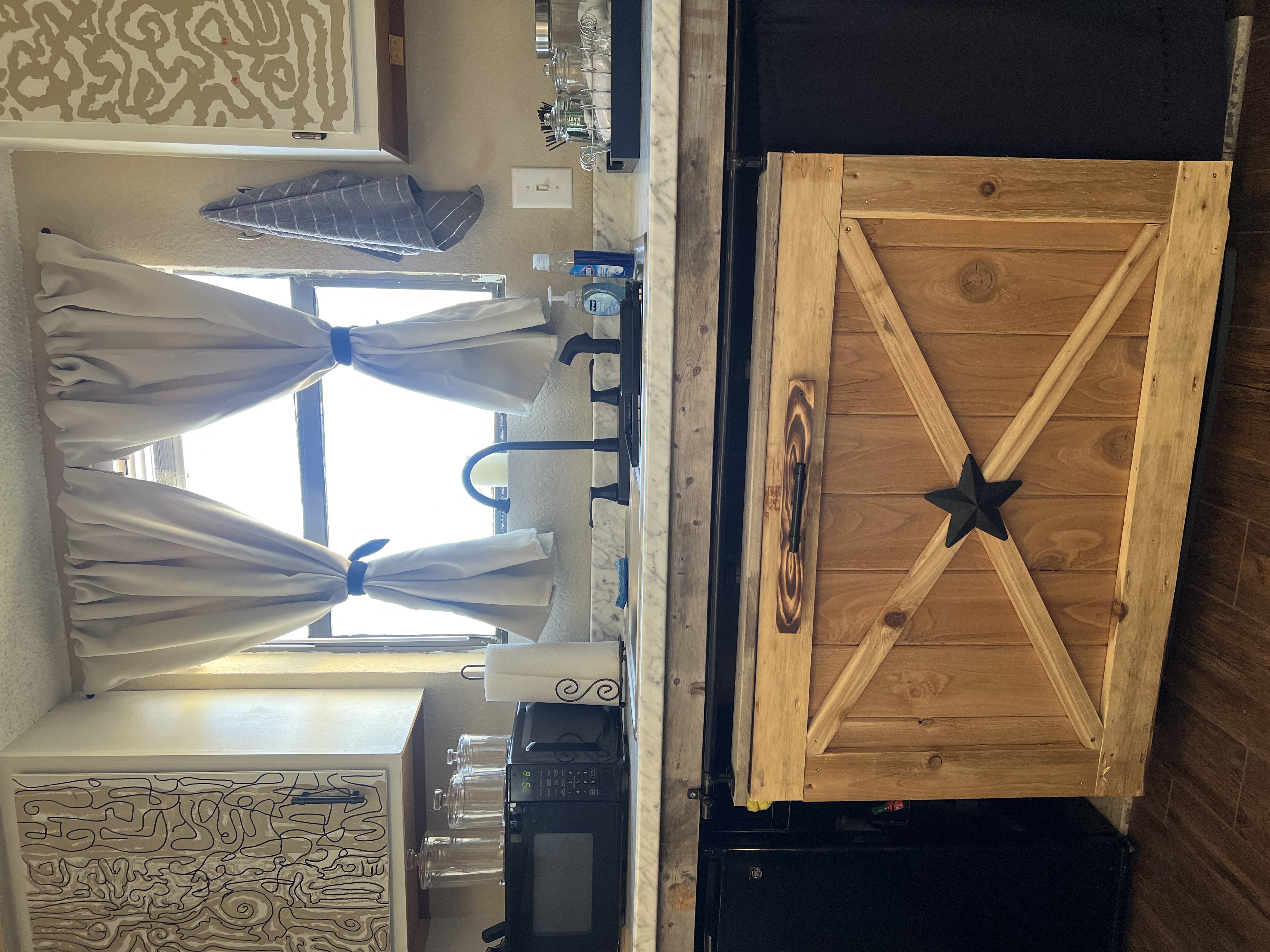 Quaint Kitchenette